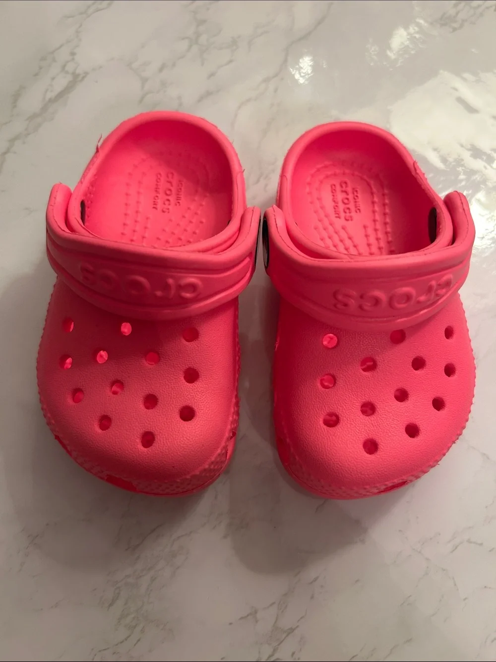 CROCS Kids Classic Clog in Hot Pink